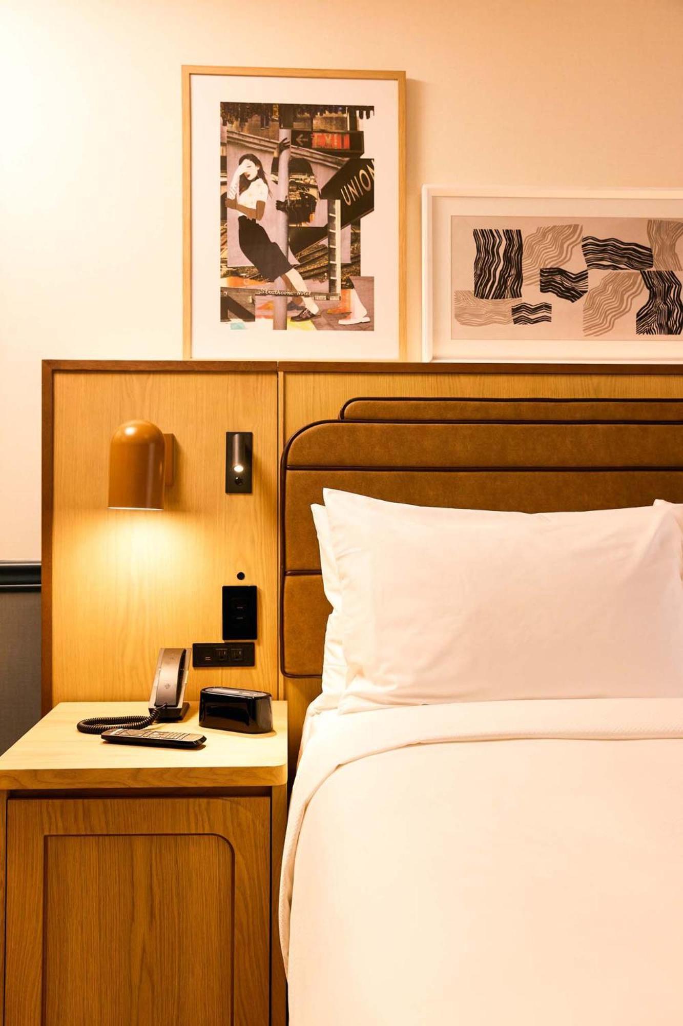 Union Hotel Toronto Room photo