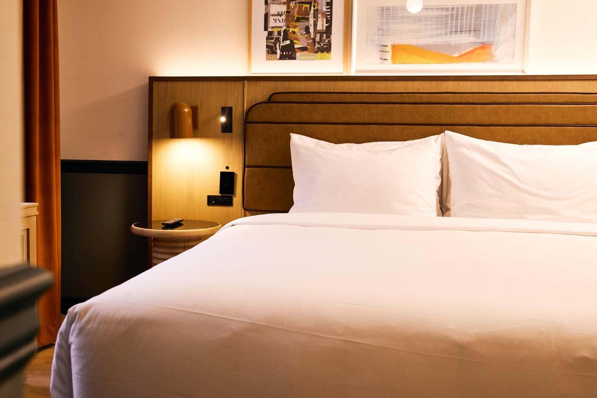 Union Hotel Toronto Room photo